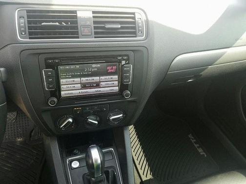 2015 Volkswagen Jetta Auto SE w/Connectivity