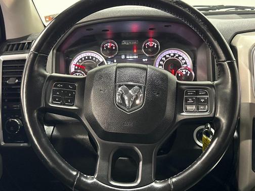 2019 RAM 1500 SLT