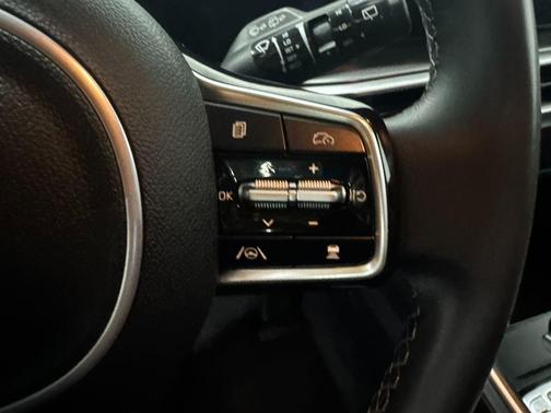 Everlasting Silver 2024 Kia Sorento S