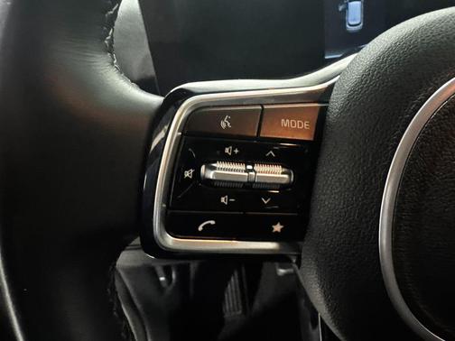 Everlasting Silver 2024 Kia Sorento S