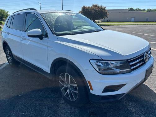 White 2020 Volkswagen Tiguan 2.0T SE 4MOTION