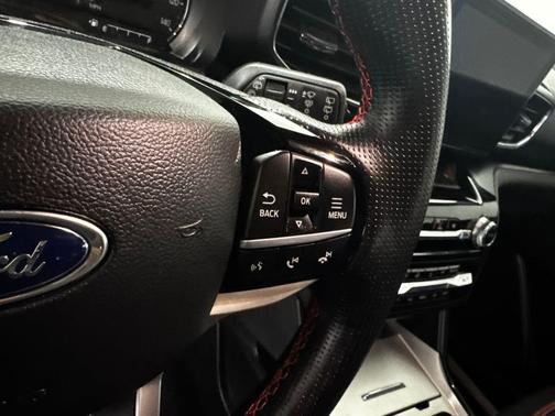 White 2022 Ford Explorer ST-Line