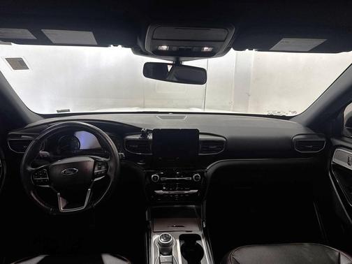 White 2022 Ford Explorer ST-Line