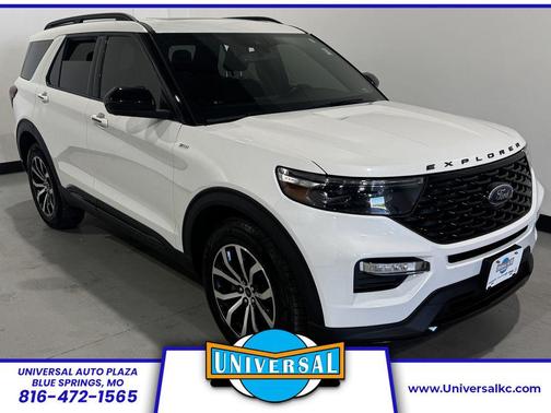 White 2022 Ford Explorer ST-Line