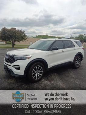 White 2022 Ford Explorer ST-Line