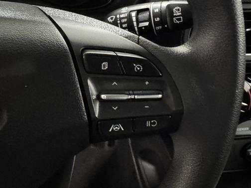 Lunar White 2022 Hyundai KONA SEL