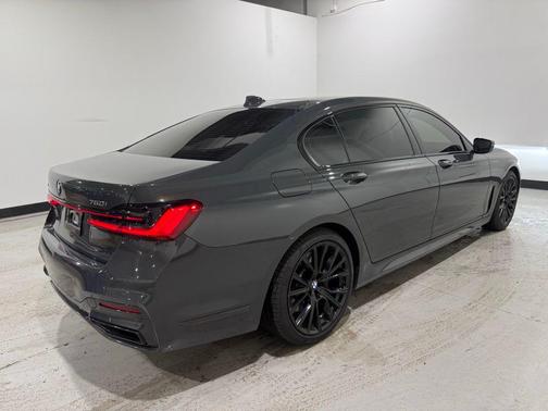 2022 BMW 750 i xDrive