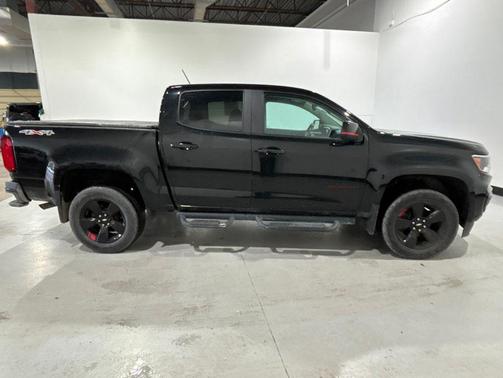 Black 2022 Chevrolet Colorado LT