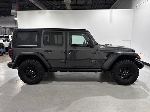 Granite Crystal Metallic Clearcoat 2025 Jeep Wrangler Willys