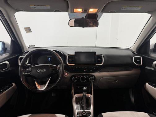 Shimmering Silver 2025 Hyundai VENUE SEL