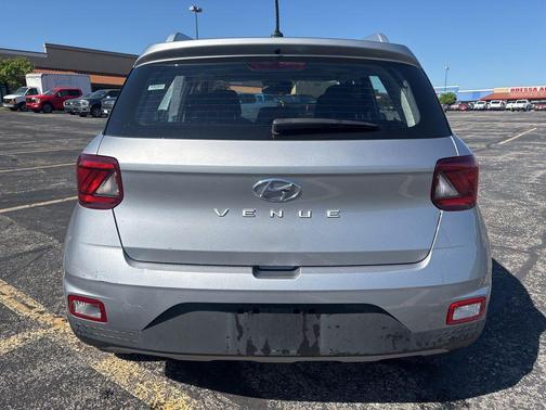 Shimmering Silver 2025 Hyundai VENUE SEL