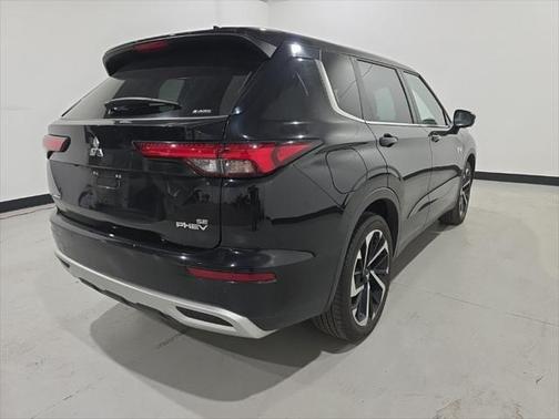 2023 Mitsubishi Outlander PHEV SE S-AWC