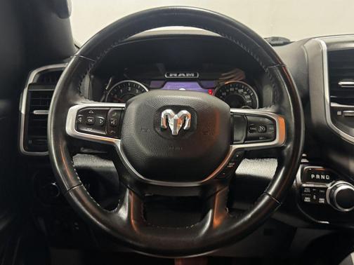 Diamond Black Crystal Pearlcoat 2022 RAM 1500 Big Horn/Lone Star