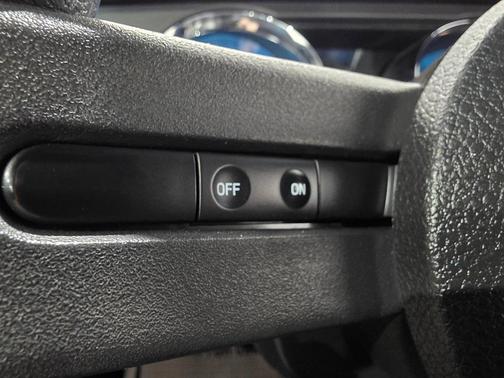 2012 Ford Mustang V6