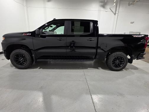 2022 Chevrolet Silverado 1500 Custom Trail Boss