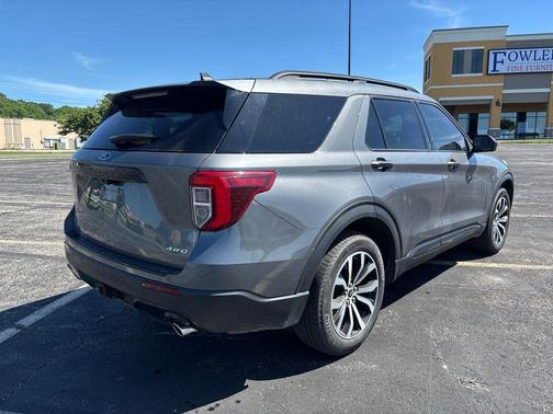 Carbonized Gray Metallic 2023 Ford Explorer ST-Line