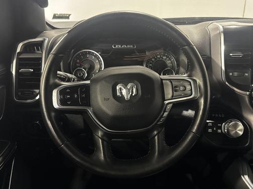 Ivory White Tri-Coat Pearlcoat 2022 RAM 1500 Laramie