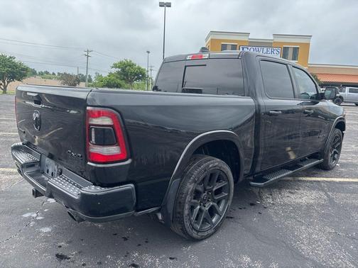 Diamond Black Crystal Pearlcoat 2020 RAM 1500 Laramie