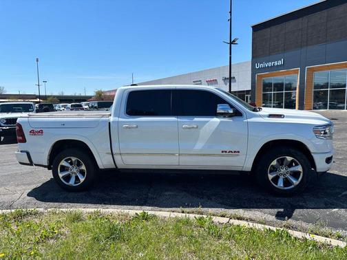 Ivory White Tri-Coat Pearlcoat 2019 RAM 1500 Limited