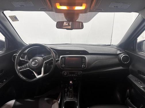2021 Nissan Kicks SR