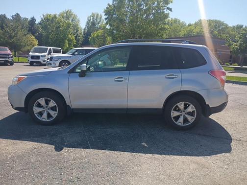 Ice Silver Metallic 2016 Subaru Forester 2.5i Premium