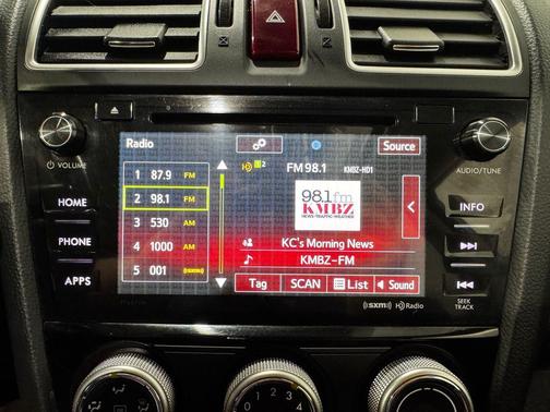 Ice Silver Metallic 2016 Subaru Forester 2.5i Premium