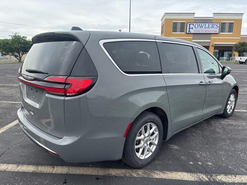 Ceramic Gray Clearcoat 2023 Chrysler Pacifica Touring L