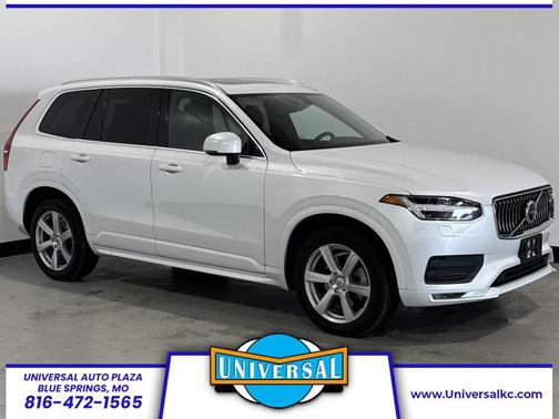 2022 Volvo XC90 T5 Momentum