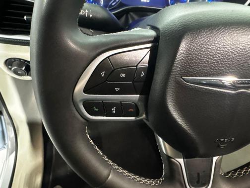 Silver Mist Clearcoat 2024 Chrysler Pacifica Limited