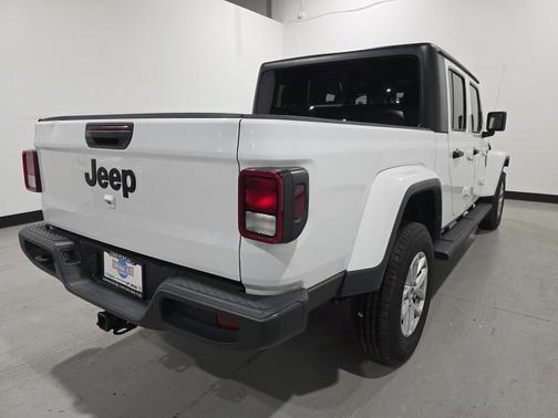 2023 Jeep Gladiator Sport S