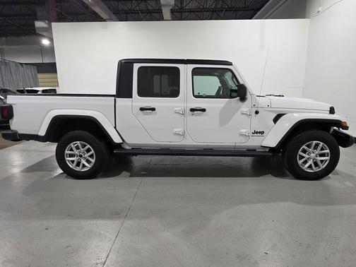2023 Jeep Gladiator Sport S