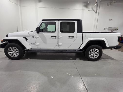 2023 Jeep Gladiator Sport S