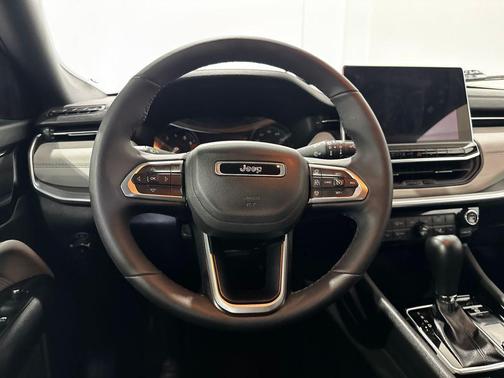 Red Hot Pearlcoat 2025 Jeep Compass Limited