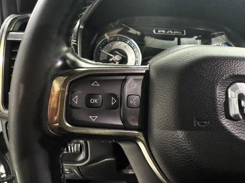 Ivory White Tri-Coat Pearlcoat 2020 RAM 1500 Limited