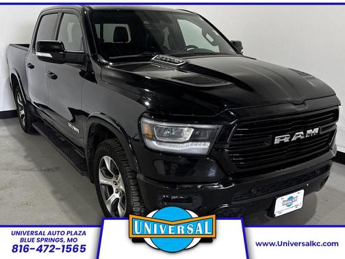 Diamond Black Crystal Pearlcoat 2022 RAM 1500 Laramie