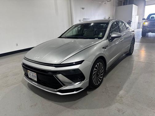 2025 Hyundai SONATA Hybrid SE