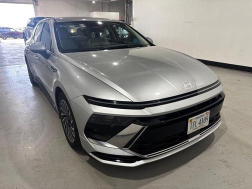 2025 Hyundai SONATA Hybrid SE