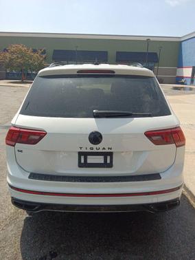 White Pearl 2022 Volkswagen Tiguan 2.0T SE R-Line Black