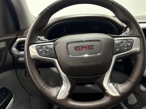 2023 GMC Acadia AWD SLT