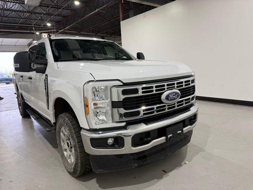 White 2024 Ford F-250 XLT
