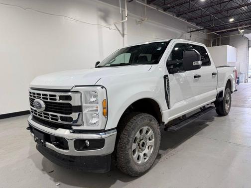 White 2024 Ford F-250 XLT