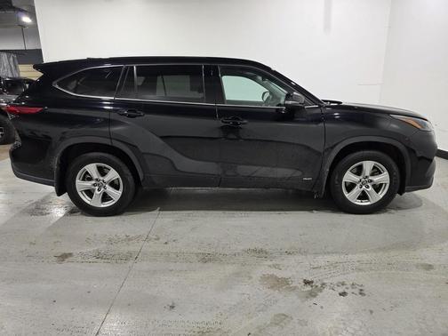 2022 Toyota Highlander Hybrid LE