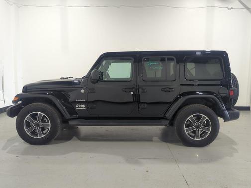 2023 Jeep Wrangler 4-Door Sahara