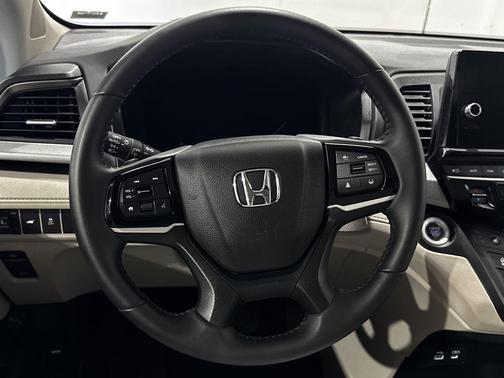 Sonic Gray Pearl 2025 Honda Odyssey EX-L