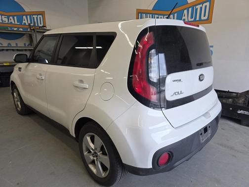 2017 Kia Soul Base