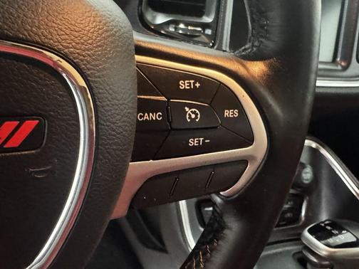 Bright White Clearcoat 2015 Dodge Challenger SXT Plus