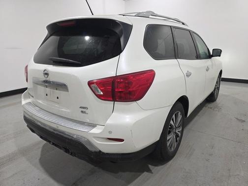 2017 Nissan Pathfinder SL