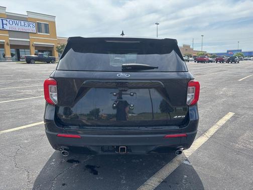 Black 2022 Ford Explorer ST-Line