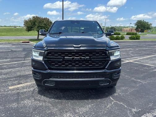 Diamond Black Crystal Pearlcoat 2022 RAM 1500 Sport