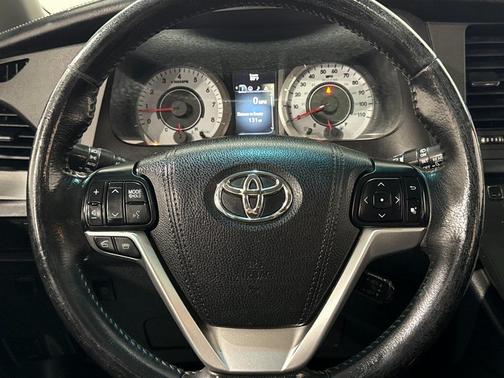 2017 Toyota Sienna SE Premium